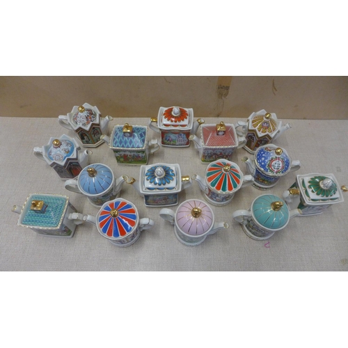 1190 - A collection of Sadler teapots