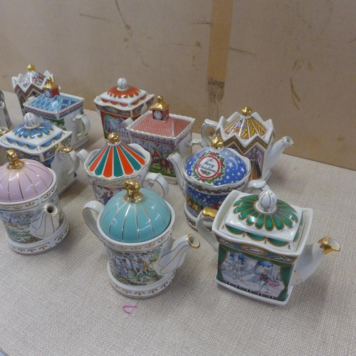 1190 - A collection of Sadler teapots