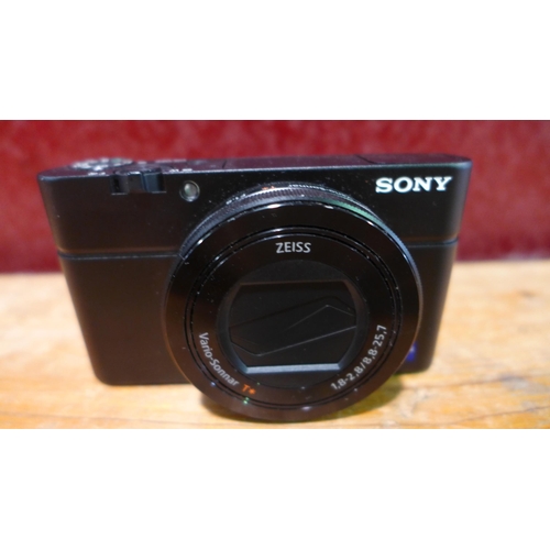 3105 - Sony RX100 cyber shot camera (No Battery/No Charger) ( 249-803) * This lot is subject to vat