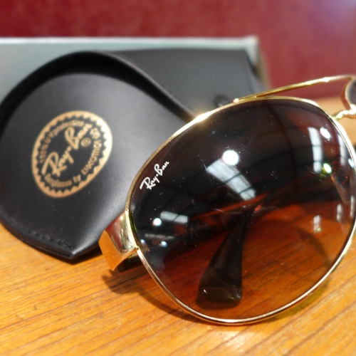 3136 - Rayban 3386 001/13 63X13 Gold Metal Sunglasses  (248-85)   * This lot is subject to vat