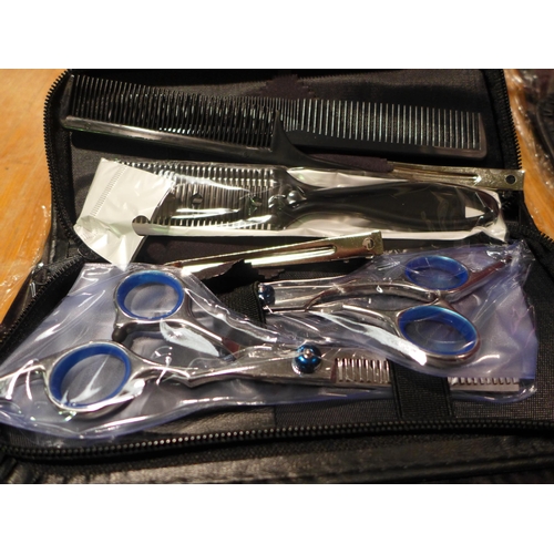 3144 - 2 hairdressing sets