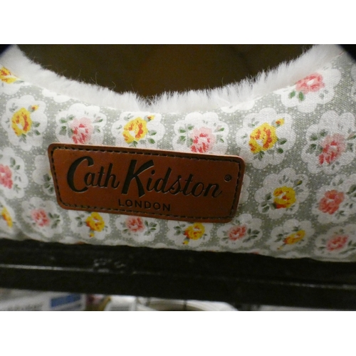 2096 - A Cath Kidston pet igloo bed