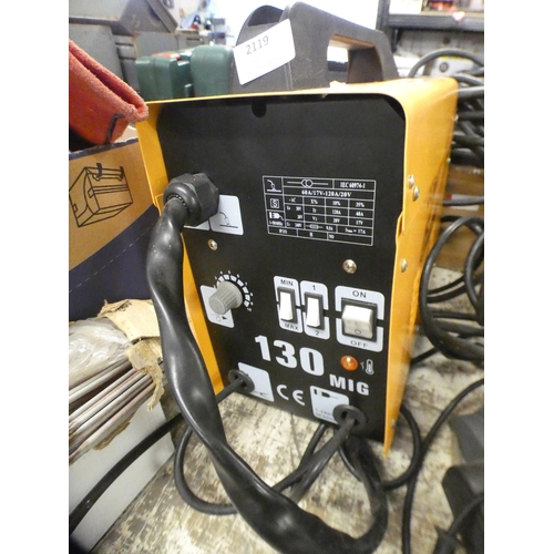 2119 - Clarke 101E arc welder with welding electrodes, mask, gloves & heavy duty extension lead