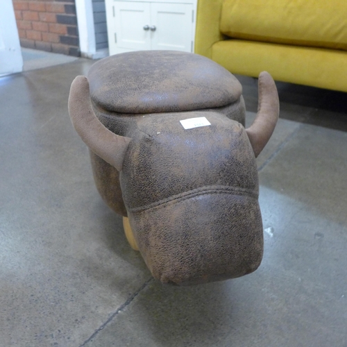 1353 - A bull storage footstool in faux leather, 59cms (2601935)   #