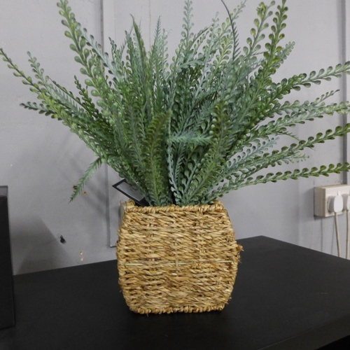 1404 - An artificial fern in a seagrass basket, H 43cms (67452713)   #