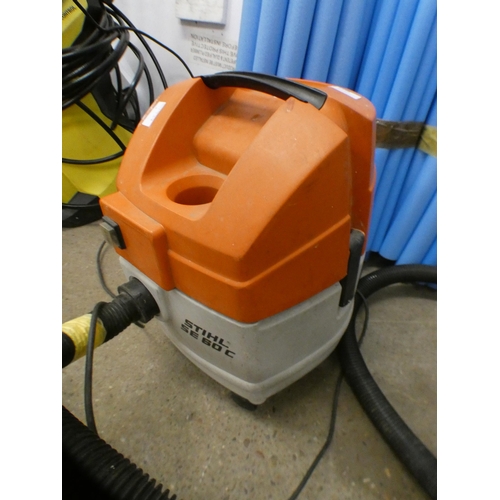 2298 - Stihl SE60C shop vacuum