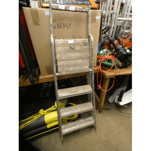 2309 - 4 rung step ladder with hand rail