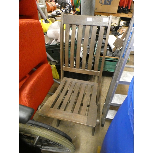 2385 - Four wooden garden chairs