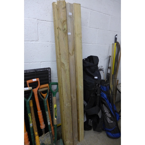 2395 - Approx ten lengths of 1.8m x 4x2 timber