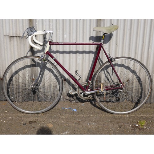 2362 - Vintage Carlton Reynolds 531C road bike with Shimano 105 brakes, levers and other vintage Shimano pa... 