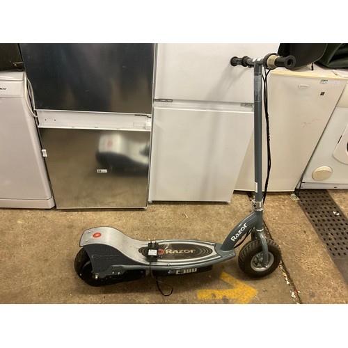 2101 - A Razor electric scooter, battery operated, no charger (Police reproduction)