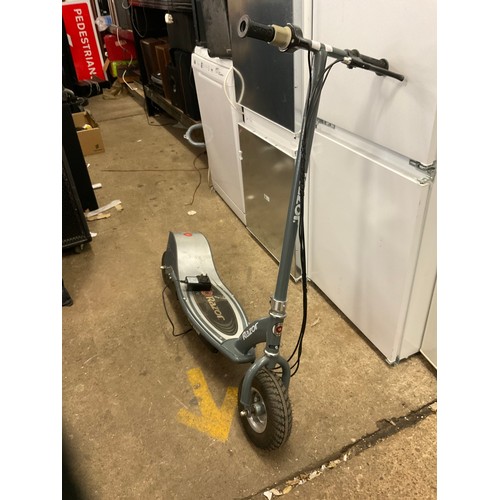 2101 - A Razor electric scooter, battery operated, no charger (Police reproduction)