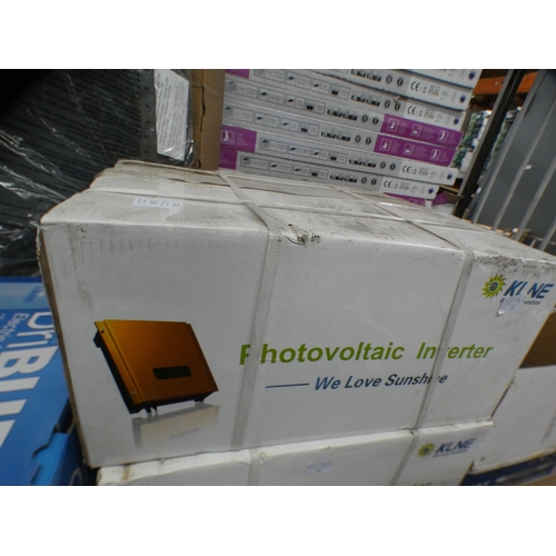 2999 - KLNE 3KW Sunteams photovoltaic inverter - boxed & unused * this lot is subject to VAT