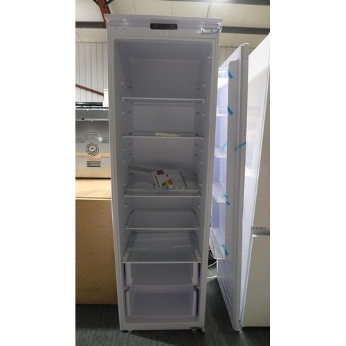 3472 - CDA Tower Fridge