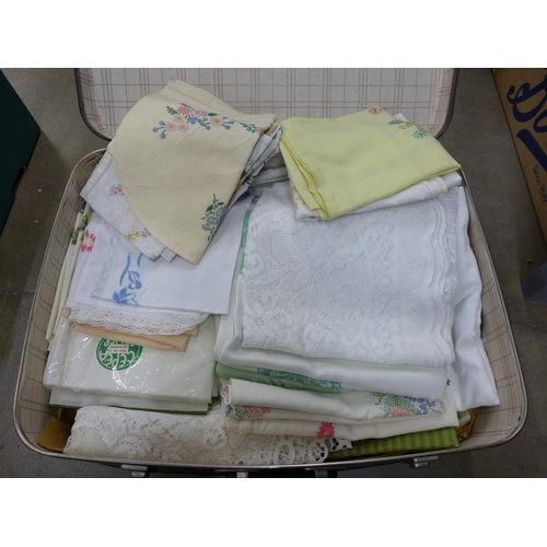 1132 - A case of table linen **PLEASE NOTE THIS LOT IS NOT ELIGIBLE FOR POSTING AND PACKING**