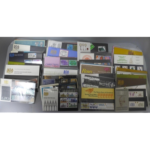 699 - Stamps; GB presentation packs, pre and post decimal small format (58 no.)