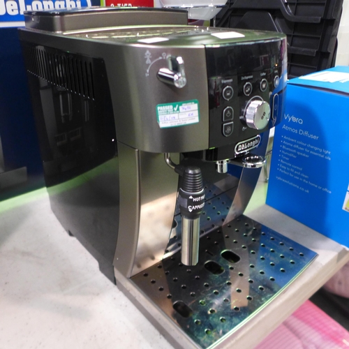 Delonghi Magnifica S Smart Bean To Cup Coffee Machine Ecam250.33.Tb