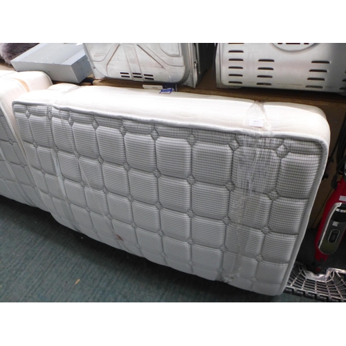 3477 - Dormeo Memory Plus Double Mattress , Original RRP £164.99 + vat , (249-92)   * This lot is subject t... 