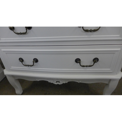 1518 - A white antique style three drawer chest