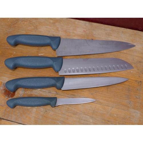 3184 - TramonTina Chef's Knives 4Pk , (249-155)   * This lot is subject to vat