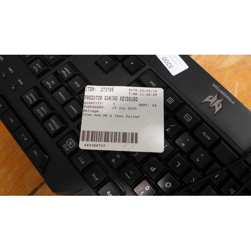 3200 - Predator Gaming Keyboard And Mouse, (249-368)   * This lot is subject to vat