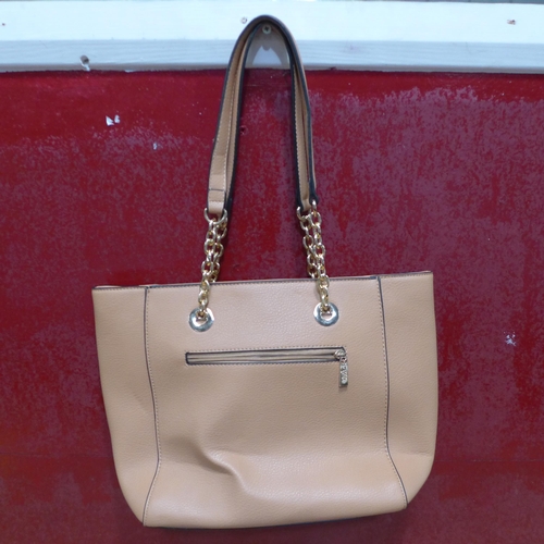 3201 - Verde tan leather handbag ( 249-801) * This lot is subject to vat