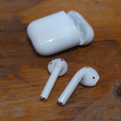 3216 - Airpods 2Nd Gen & Case   - Mv7N2Zma, (249-414)   * This lot is subject to vat