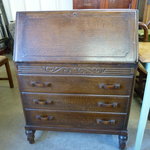 309 - An Art Deco oak bureau