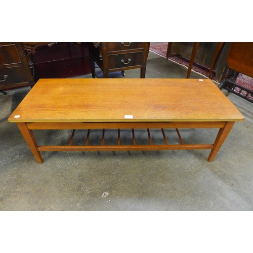 88 - A teak coffee table