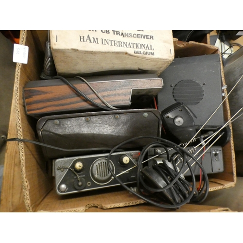 2095 - Approx. 50 items of vintage ham radio equipment