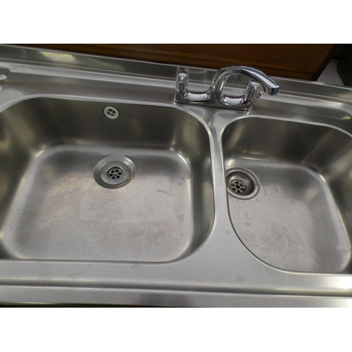 2116 - Approx. 1.5m stainless steel commercial sink unit