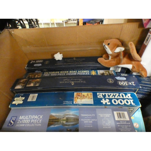 2127 - Box of approx. 20 assorted games & jigsaws