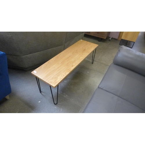 1481 - A Brunel oak bench/coffee table