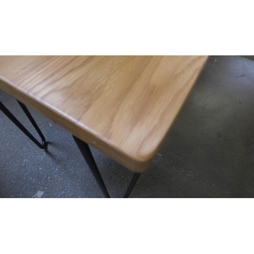 1481 - A Brunel oak bench/coffee table