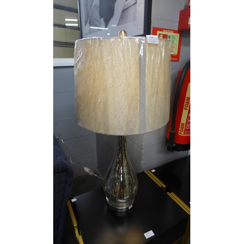 1393 - A glass table lamp