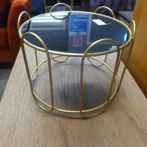 1410 - A black and gold display stand, H 20cms (TJB004508)   #