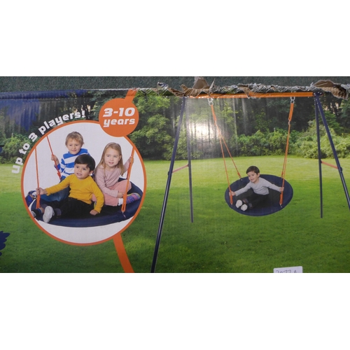 3031 - Hedstrom child's fabric nest swing