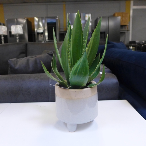 1496 - An artificial Aloe Vera plant in a white pot, H 36cms (63734811)   #