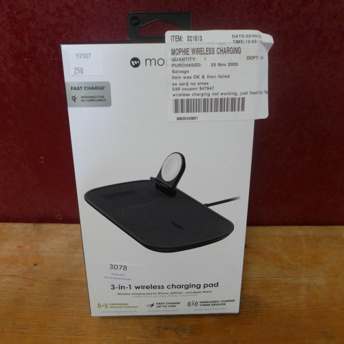 3078 - Mophie Wireless 3-In-1 Black Charging Pad      (250-62)  * This lot is subject to vat