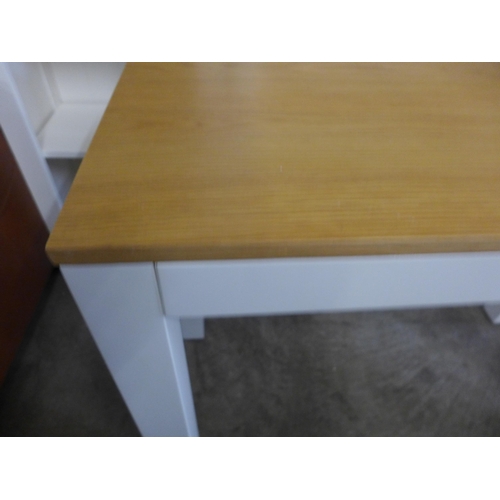 1402 - A Portland desk/side table