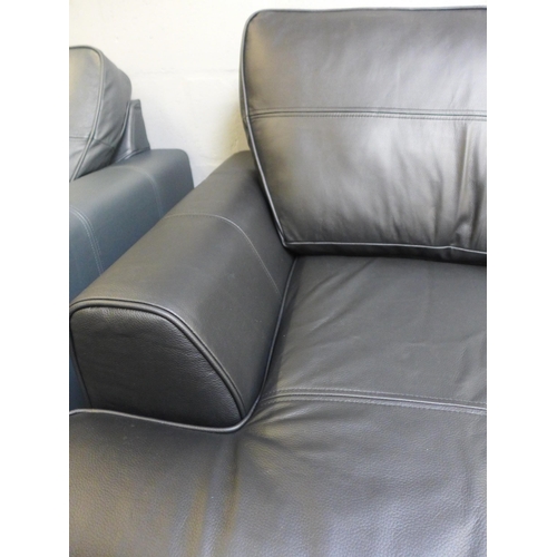 1445 - A Camden-flex dollaro black leather standard chair