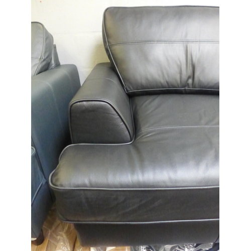 1446 - A Camden-flex dollaro black leather standard chair