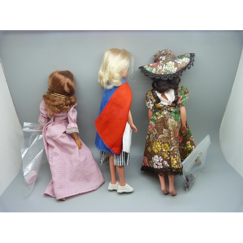 831 - Three 1970's Sindy dolls with shoes