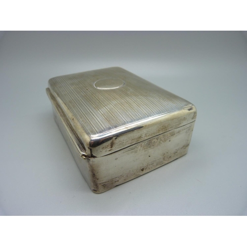 842 - A silver cigarette box, cedar lined, gross weight 318g