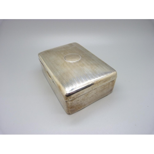 842 - A silver cigarette box, cedar lined, gross weight 318g