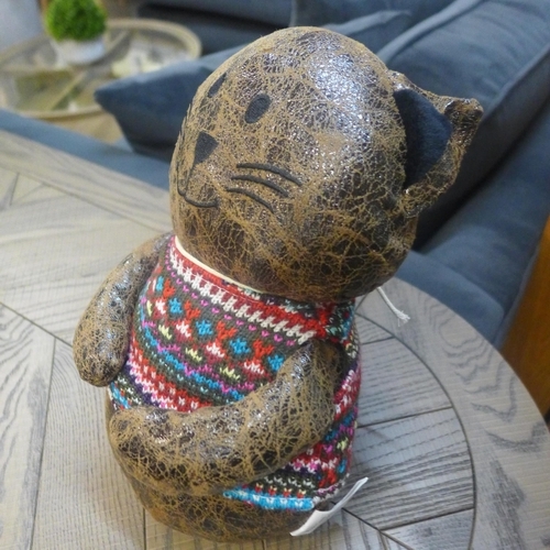 1517 - A cat in a Fairisle jumper doorstop, H 25cms (5059413443307)   #