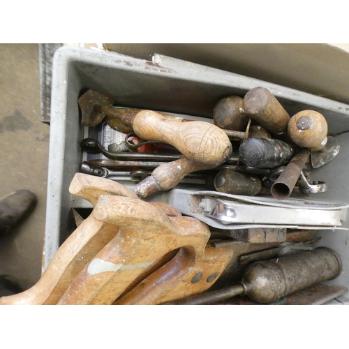 2127 - Approx. 30 joiners hand tools