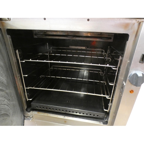 2135 - Lincat commercial stainless steel cooker with 4 ring hob