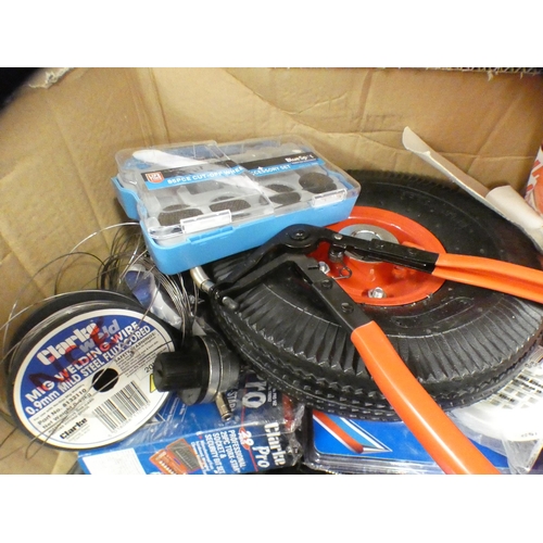 2160 - Clarke job lot: box of misc. tools inc. wheels, air line, hose, pump, hose clamp, Allen keys, etc. -... 