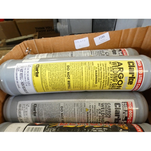 2186 - Approx 20 bottles of Clarke CO2 & Argon welding gases